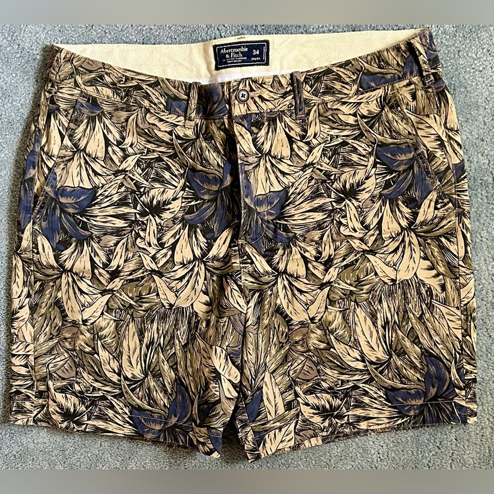 Abercrombie & Fitch Chino Shorts - 34 - Tropical Tan & Navy
